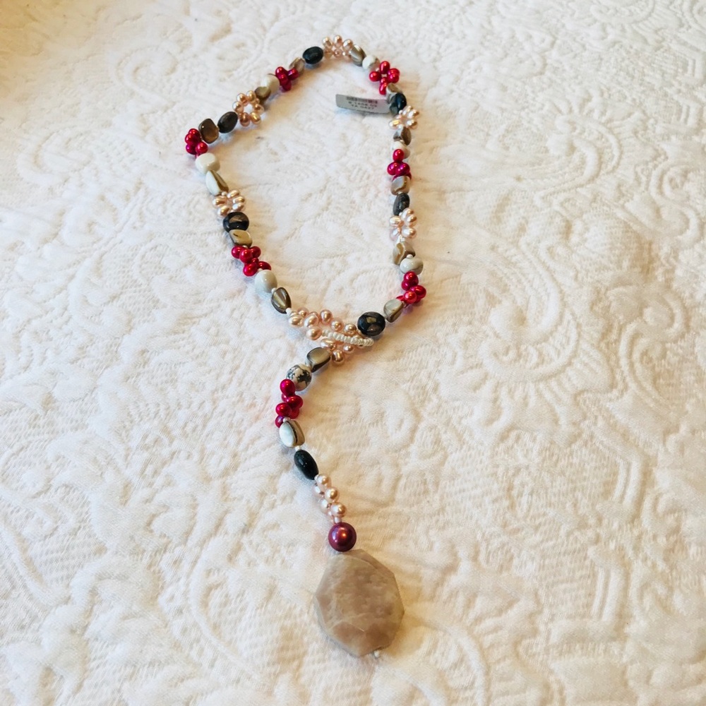 CLEARANCE!! Gorgeous Necklace**Semiprecious stones - Picture 5 of 6